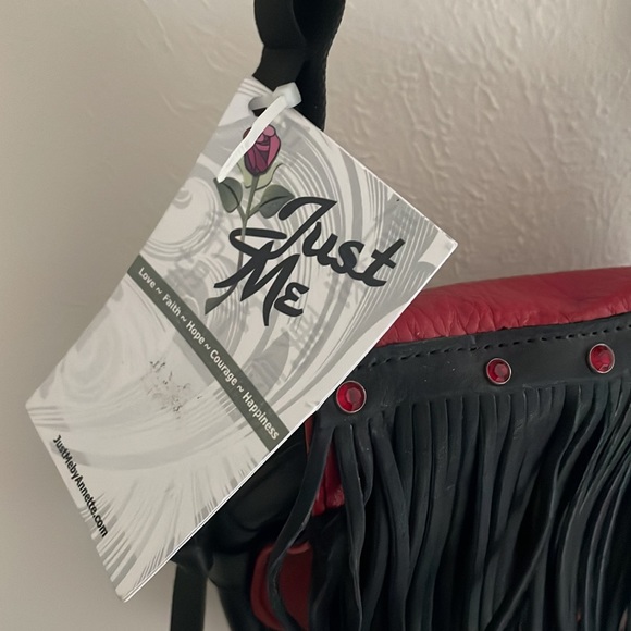 Just Me Genuine Leather crossbody with adjustable strap - Picture 2 of 6